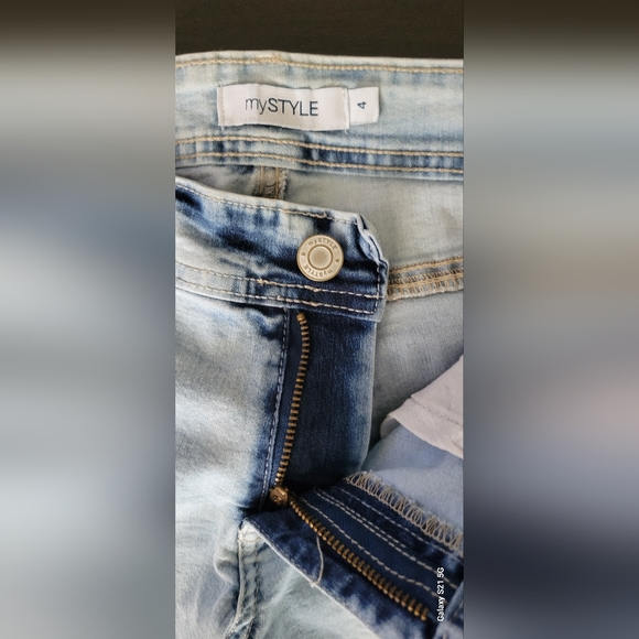 Women's Jean shorts - Picture 8 of 8